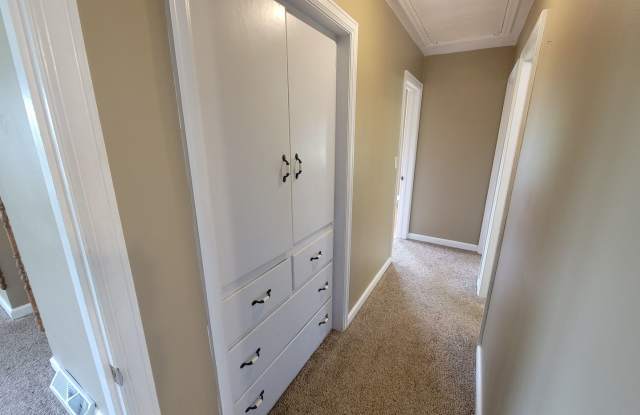 AVAILABLE JUNE - 5 Bed/2 Bath Home Close To Campus! Gallery 4