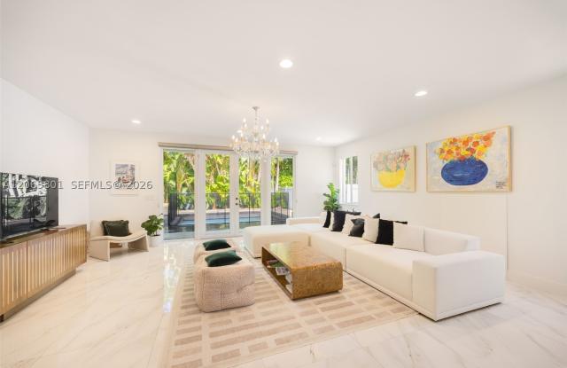 2938 Catalina St Gallery 4