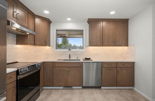 MUST SEE!! 5 Bedroom, 3 Bathroom Rancher in Mead, WA photos photos