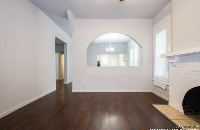 923 SAINT ANTHONY AVE Gallery 4
