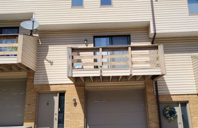 Near Med Center 2 Bedroom, 1.5 Bathroom Townhouse Available 8/5/26 photos photos