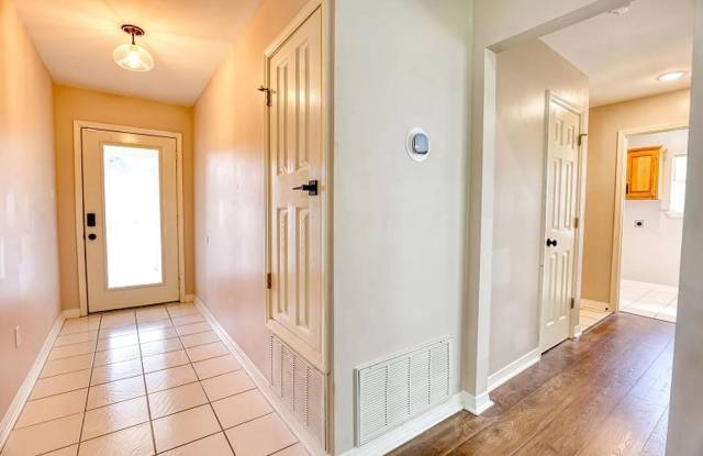 Large family home in the Magnolia Bayou Subdivision of Ocean Springs! Gallery 4