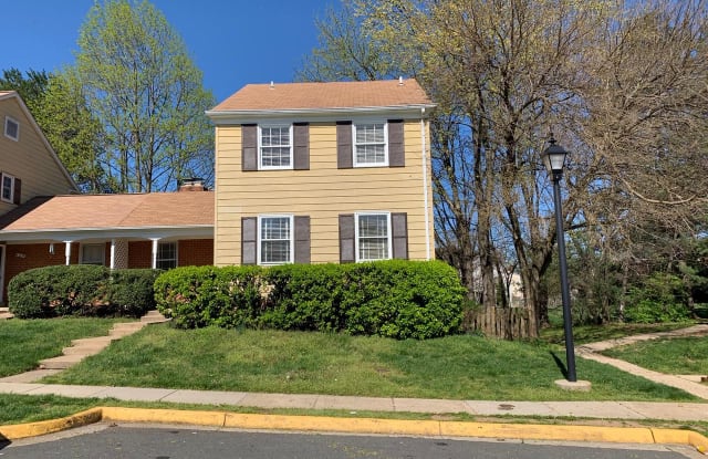 411 MAPLE COURT - 411 Maple Court, Herndon, VA 20170