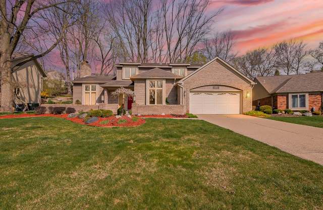 Welcome to this spacious single-family home in the desirable city of Rochester Hills, MI. photos photos