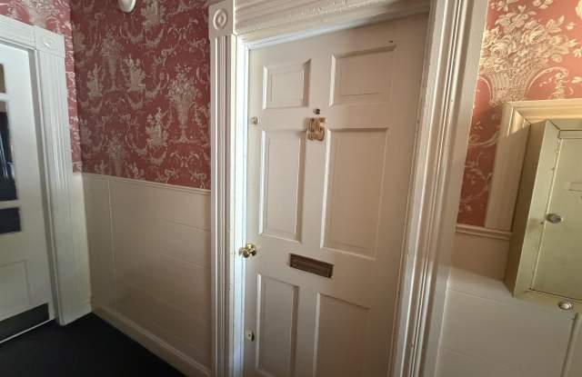 97 Bridge Street Gallery 4