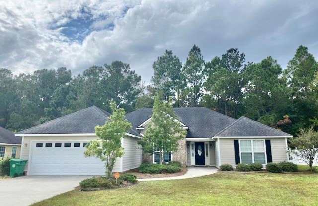 Spacious 4-Bedroom Home with Modern Comforts in Valdosta - 4024 Walden Road, Valdosta, GA 31605