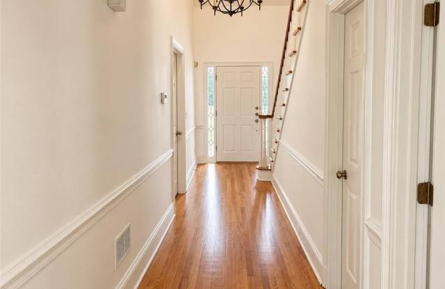 1826 Hermitage Place Gallery 4