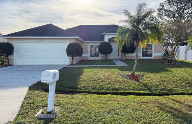 Limited-Time: Receive $500 off your second month’s rent when you sign a lease by December 29, 2025! Perfectly Priced! Basic Cable  Internet Included! 4 Bed 2 Bath Ranch! photos photos