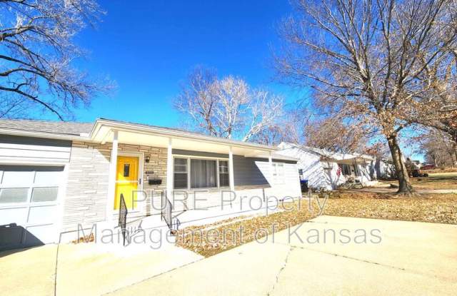 4300 SW Holly Lane - 4300 Southwest Holly Lane, Topeka, KS 66604