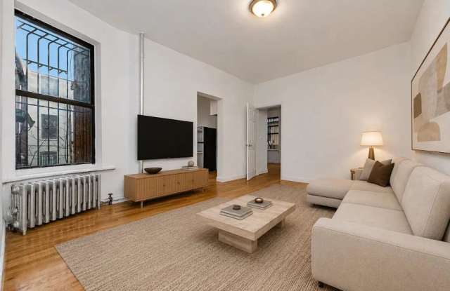 142 South 9th Street Gallery 1