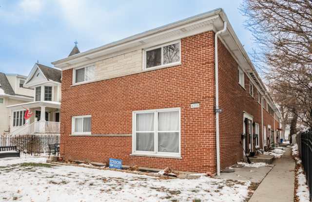 4216 N Kedvale Avenue unit: D photos photos