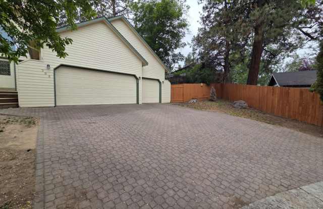 Spacious 4 Bed/2.5 Bath Home on Cul-De-Sac - NE Bend photos photos