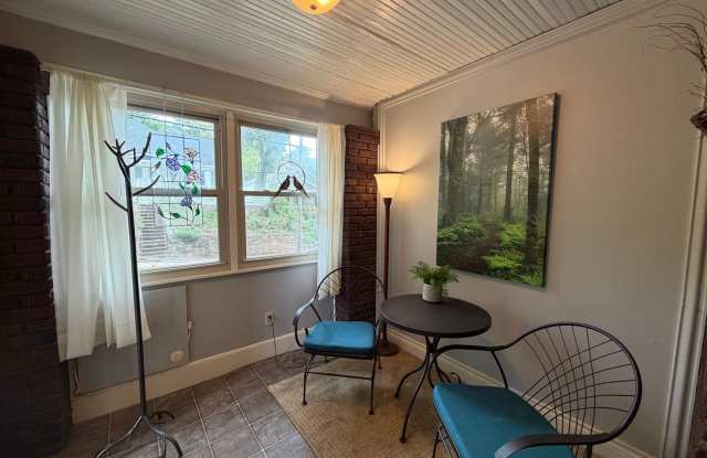 Central AVL - Stylish Apartment minutes from Downtown Gallery 4