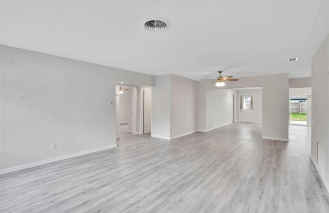 4550 16TH Avenue N Gallery 3