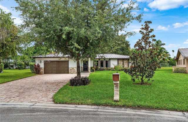 10936 NW 41st Dr Gallery 1