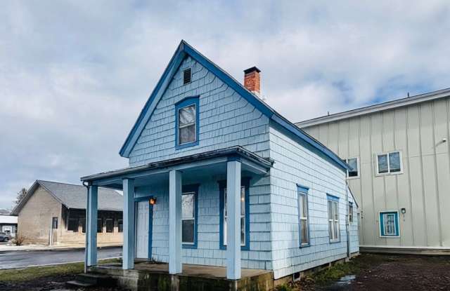 312 S Asbury St. - 312 South Asbury Street, Moscow, ID 83843