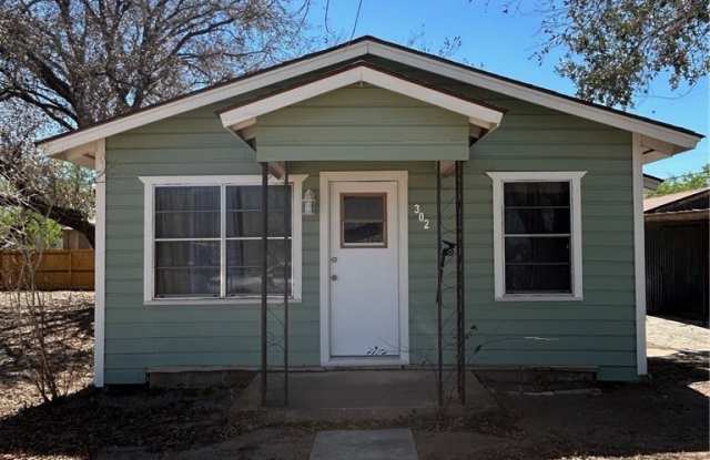 302 SE 2nd Street photos photos