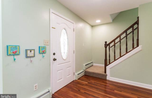 6348 HILLCREST PLACE Gallery 4