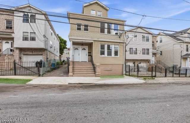 235-237 Lehigh Avenue Gallery 1