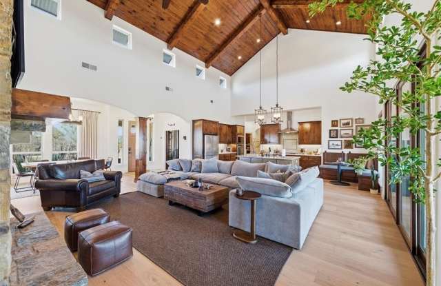 570 S Point Court photos photos