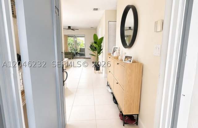 7954 NW 41st Ct Gallery 2