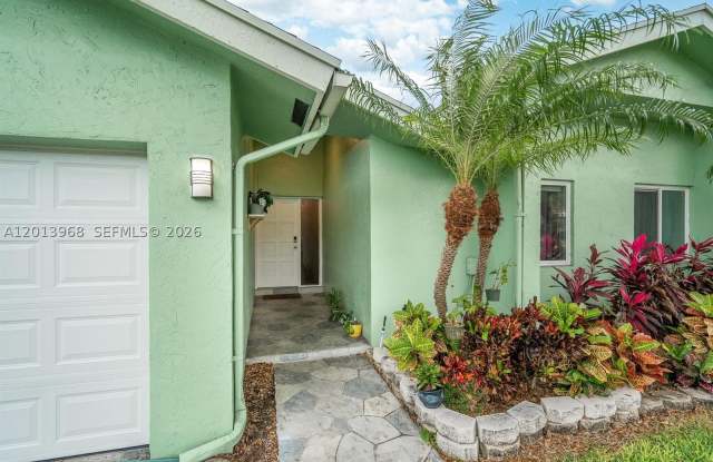 4125 NW 96th Ter Gallery 4