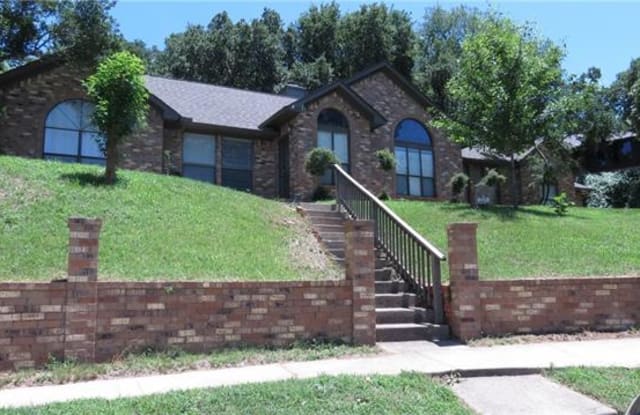 2201 Cork Oak Court - 2201 Cork Oak Court, Arlington, TX 76012