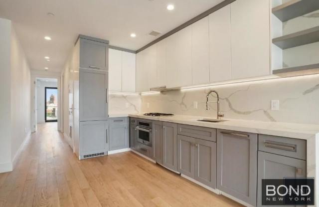 11-07 Welling Court - 11-07 Welling Court, Queens, NY 11102