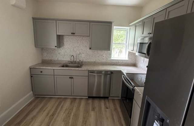 Charming Lancaster City 5 BR/ 1.5 Bath Home For Rent photos photos