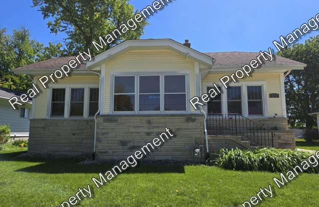 Charming Three Bedroom Ranch photos photos Charming Three Bedroom Ranch photos photos