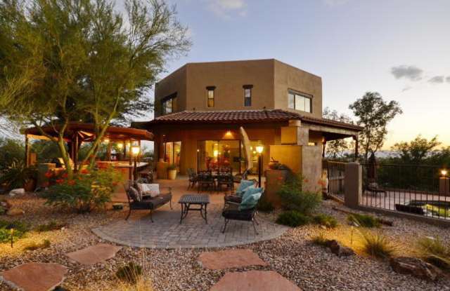 5036 E Calle De Las Chacras Gallery 2