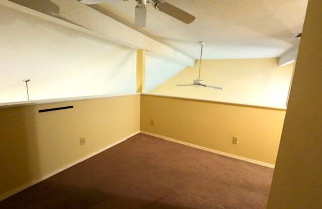 2/2 Condo with Covered Parking - West Mobile Gallery 4