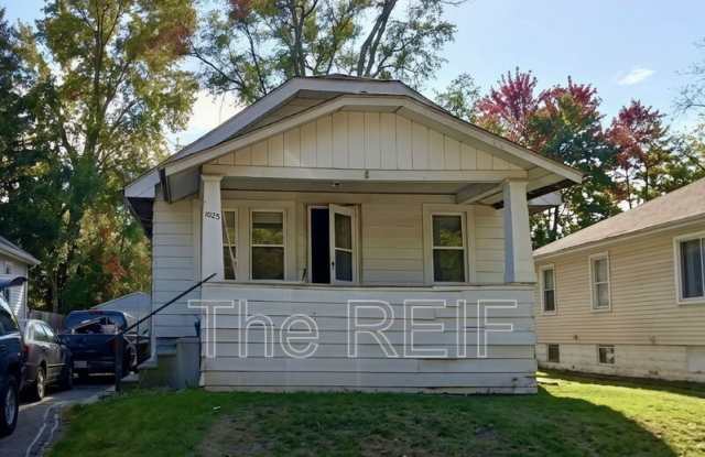 1023 Barrie Avenue photos photos