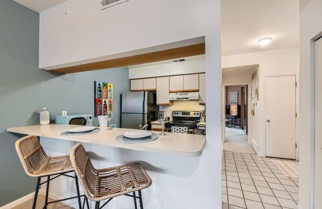 Urban Oasis: Cozy Furnished 1 BDR in Boulder Gallery 3