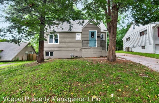 105 S Oxford Ave. - 105 South Oxford Avenue, Independence, MO 64053