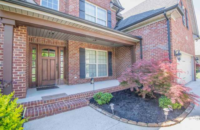 Knoxville 37932 - 3 bedroom 2.5 bath - contact Linda Meese 865-591-6004 Gallery 3