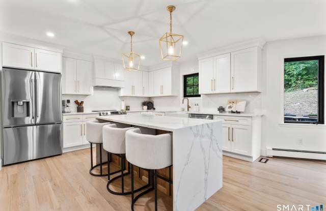 60 Mountain Road Gallery 4