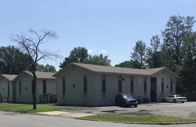 2221 S Olive - 11, Ste #M - 2221 S Olive St, Pine Bluff, AR 71601