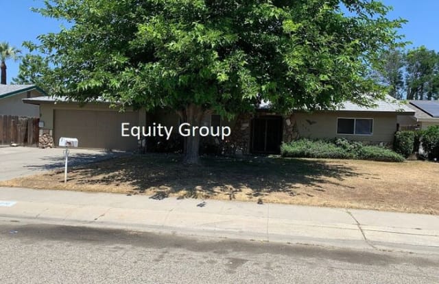 1020 West Laura Avenue - 1020 West Laura Avenue, Visalia, CA 93277