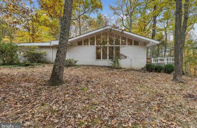 135 LIZZIE MILLS RD - 135 Lizzie Mills Road, Rappahannock County, VA 22716