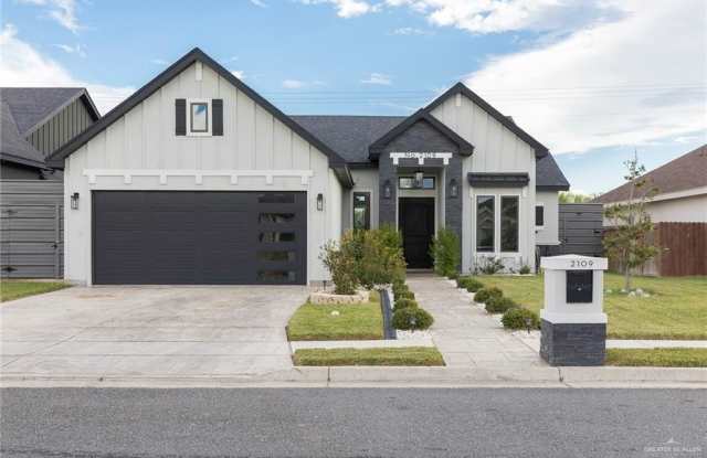2109 Ozark Avenue photos photos