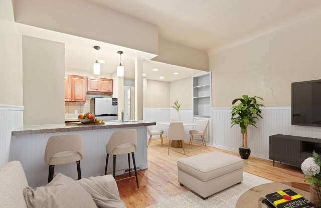 1141 Washington Gallery 2