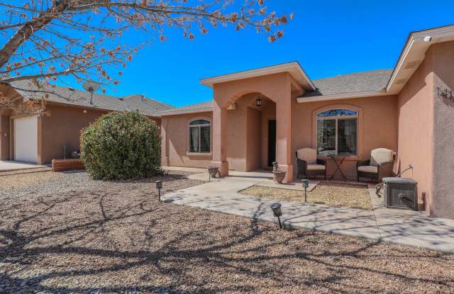 Beautiful 4 Bedroom/2 Bath Home photos photos