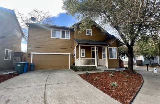 Come check out this lovely 3 bedroom 3 bath home Conveniently located near the Marlow Shopping center! photos photos
