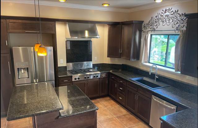 MOVE-IN SPECIAL - $2,450 for the first 4 month... Gallery 1