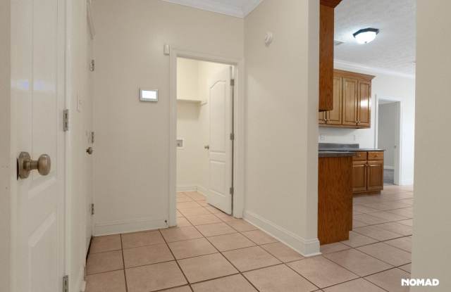 Spacious 4BR House in Albany Gallery 4