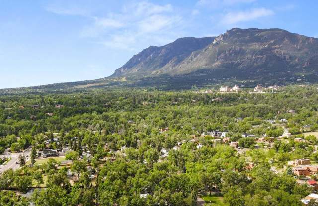 The Lookout at Broadmoor Gallery 3
