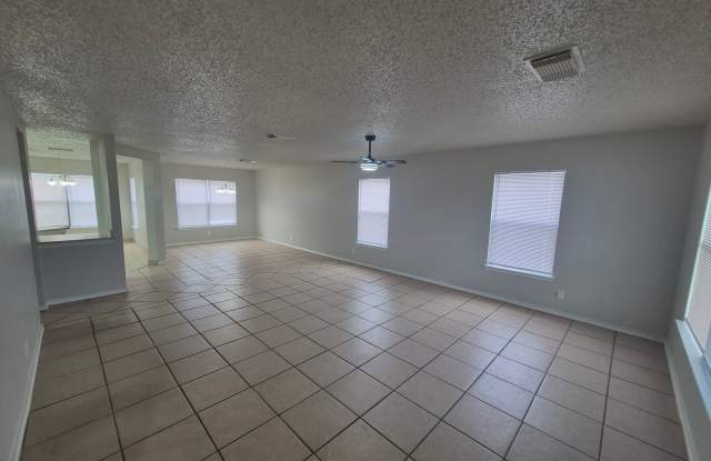 8043 Chestnut Manor Dr., Converse, TX. 78109 Gallery 3