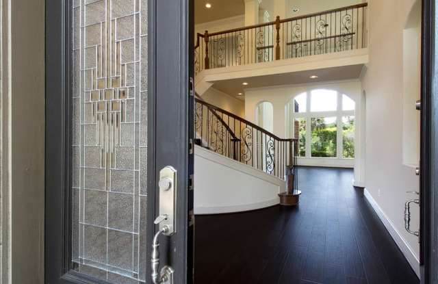 75 Lenox Hill Drive Gallery 4