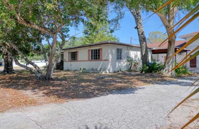 4845 25 AVENUE N photos photos